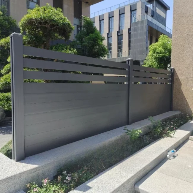 Aluminium slot fencing by thermal extruded 6063-T5 used in private courtyard
